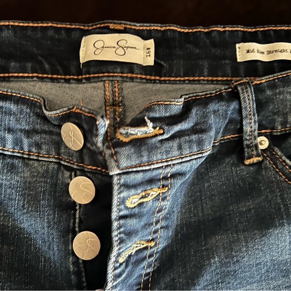 Pre-LOVED Jessica Simpson mid rise straight ankle jeans. Size 16W. EUC. - Picture 3 of 7